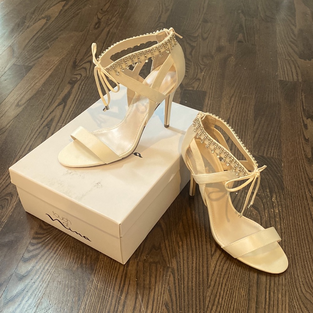 NWB. Chalina Ivory Bridal heels by Touch of Nina